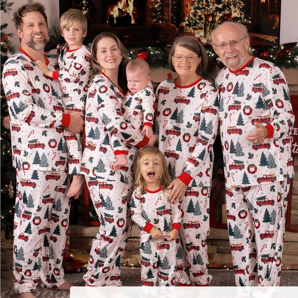 PatPat Red and White Matching Family Pajama Set! - Picture 1 of 5